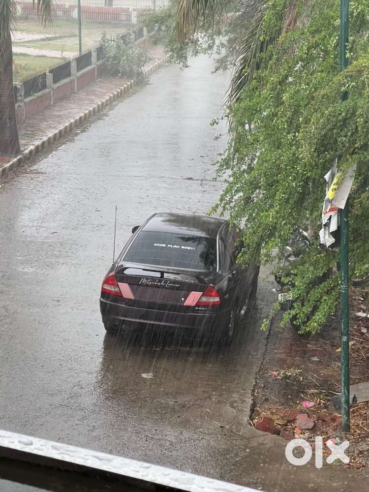 Mitsubishi Lancer Petrol 40000 Km Driven