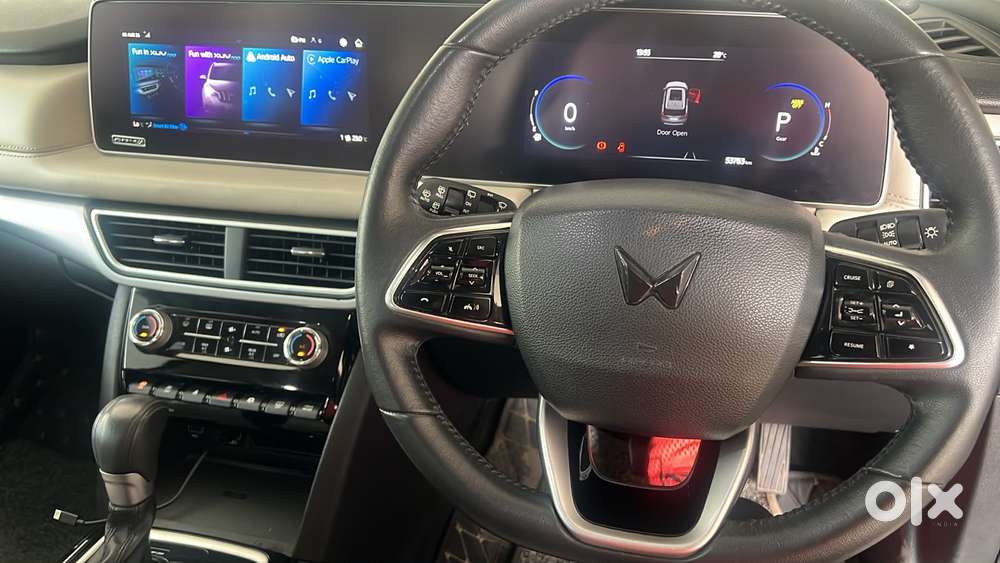 Mahindra Xuv700 2.2 Ax 7 Diesel At Luxury Pack Str, 2023, Diesel