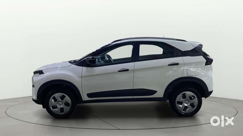 Tata Nexon Pure (s) 1.2 Petrol 6amt, 2023, Petrol