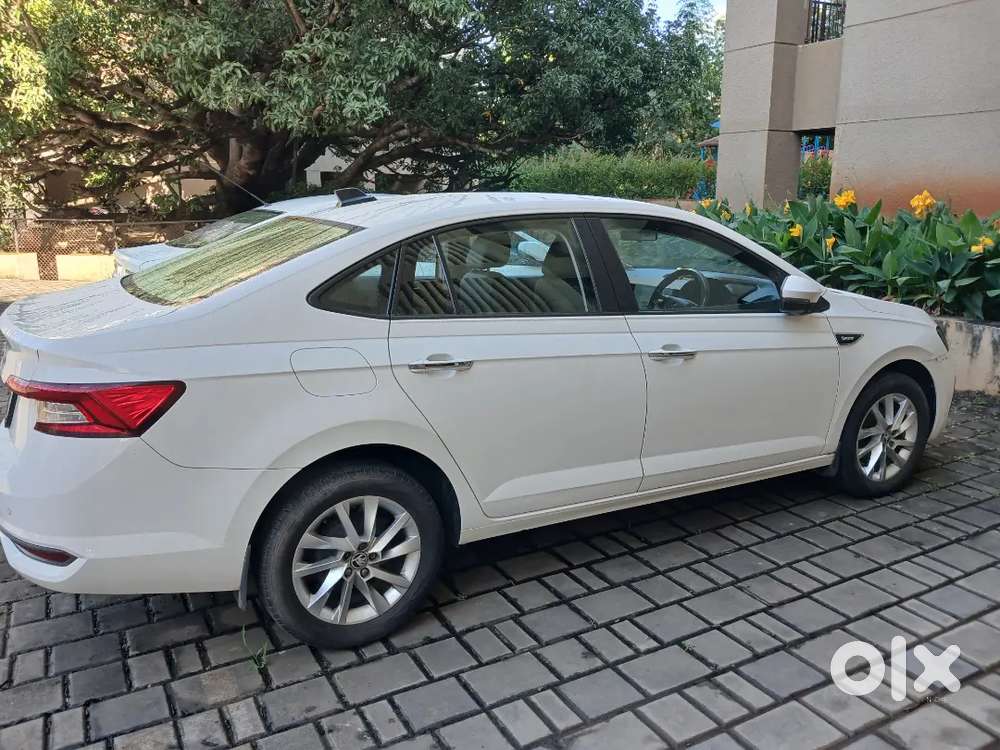 Skoda Slavia 1.0 Ambition 2022 White Colour