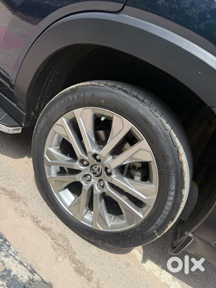 Toyota Innova Hycross 2.0 Zx Hybrid 7 Str, 2024, Petrol