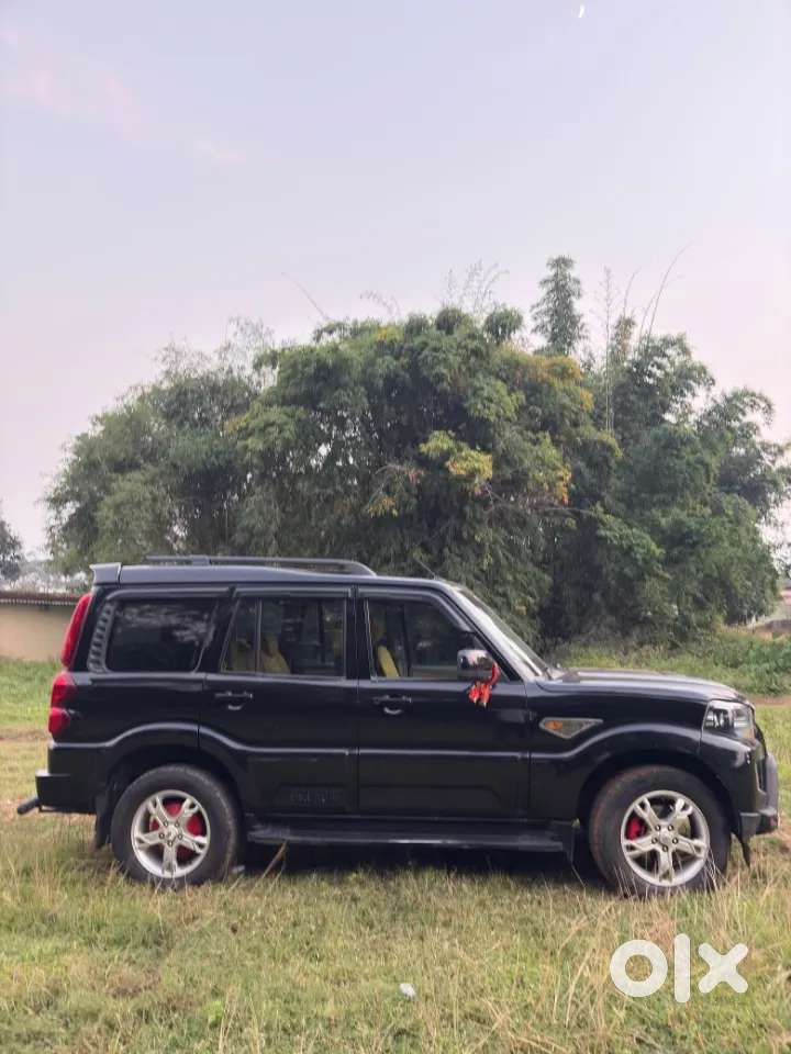 Mahindra Scorpio S10, 2016, Diesel