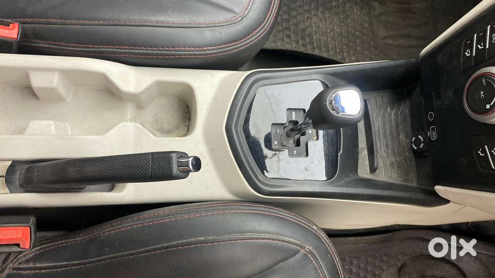 Mahindra Xuv300 W6 Amt Diesel, 2022, Diesel