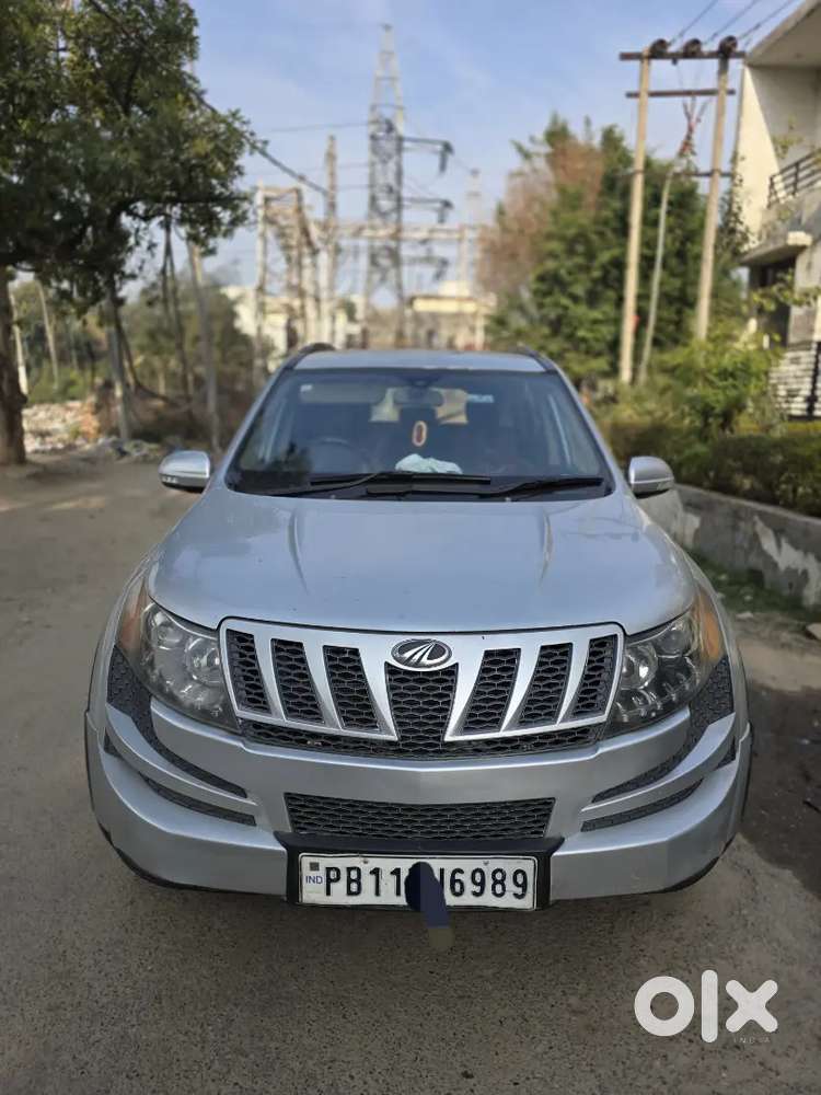 Xuv500 W8 Top Model