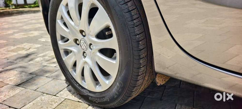 Maruti Suzuki Swift Vxi + Manual, 2021, Petrol