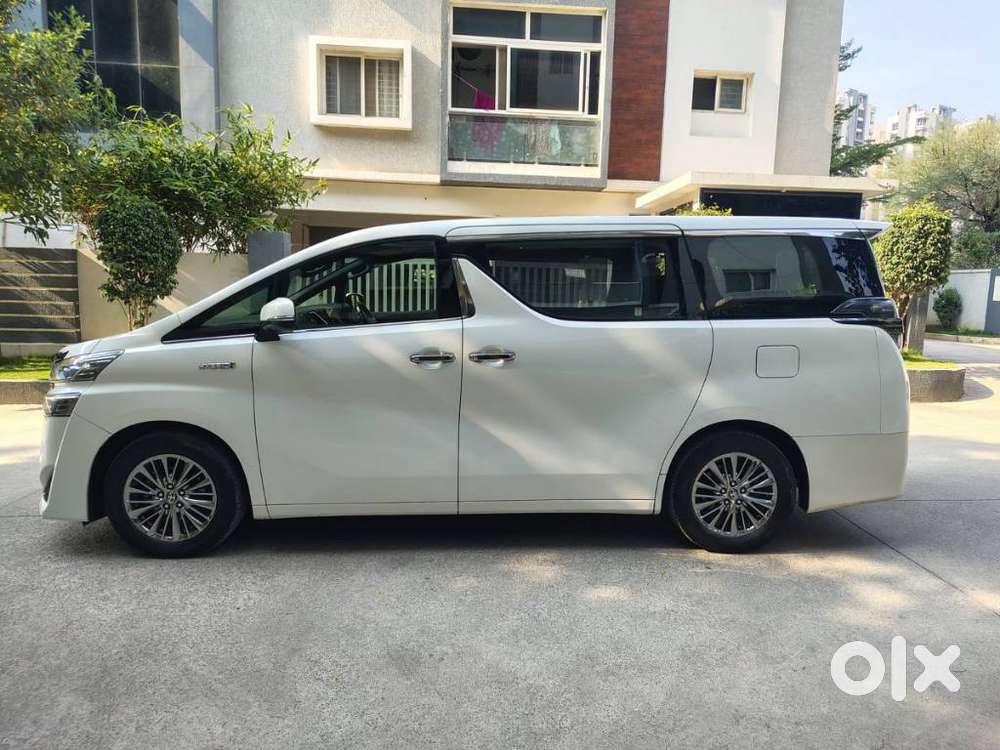Toyota Vellfire 2.5 Hybrid, 2021, Petrol