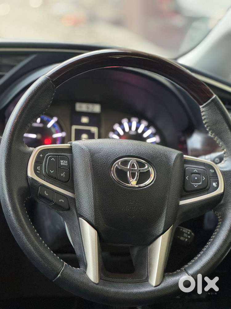 Toyota Innova Crysta 2.4 V, 2025, Diesel