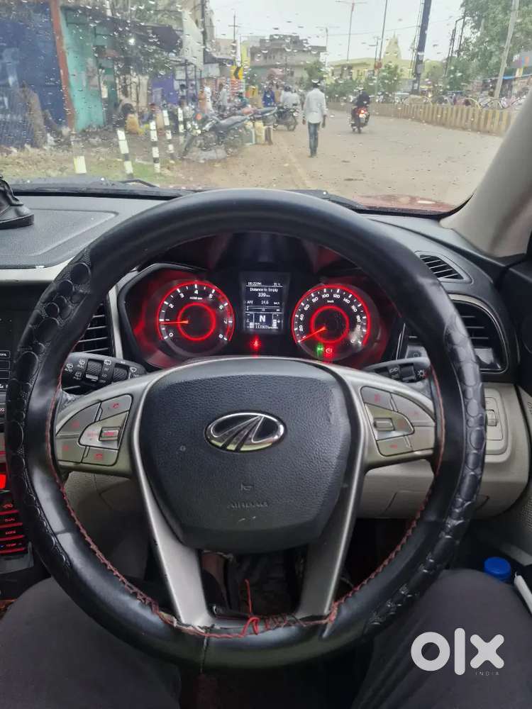 Mahindra Xuv300 1.2 W8 2019