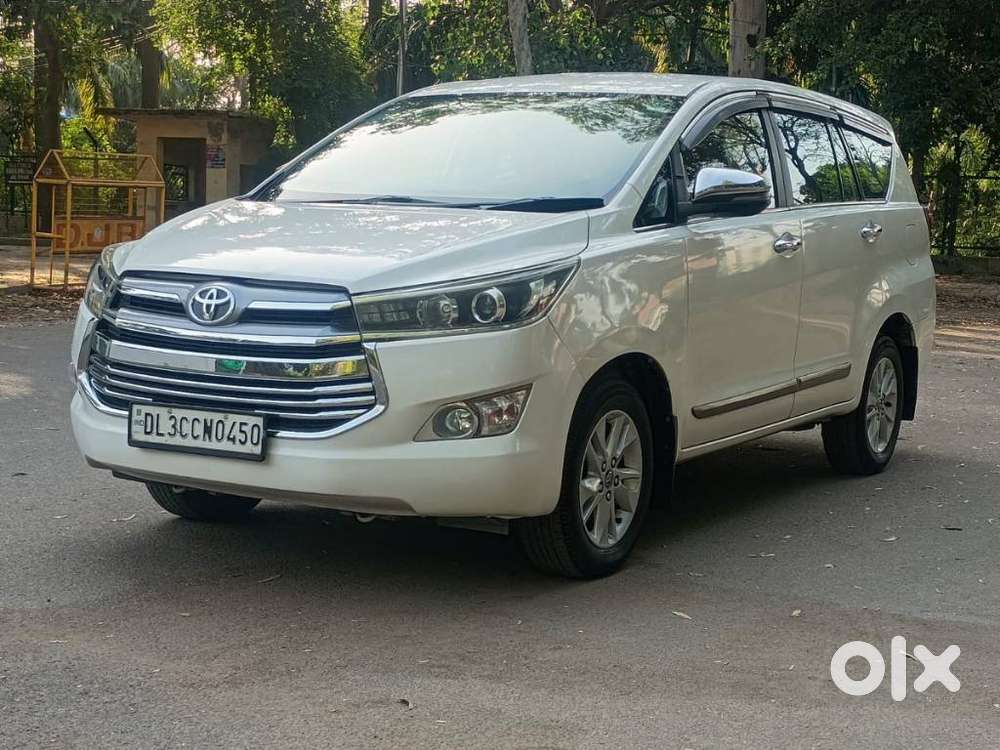 Toyota Innova Crysta 2.4 V, 2017, Petrol