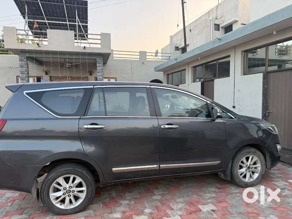 Toyota Innova Crysta 2016