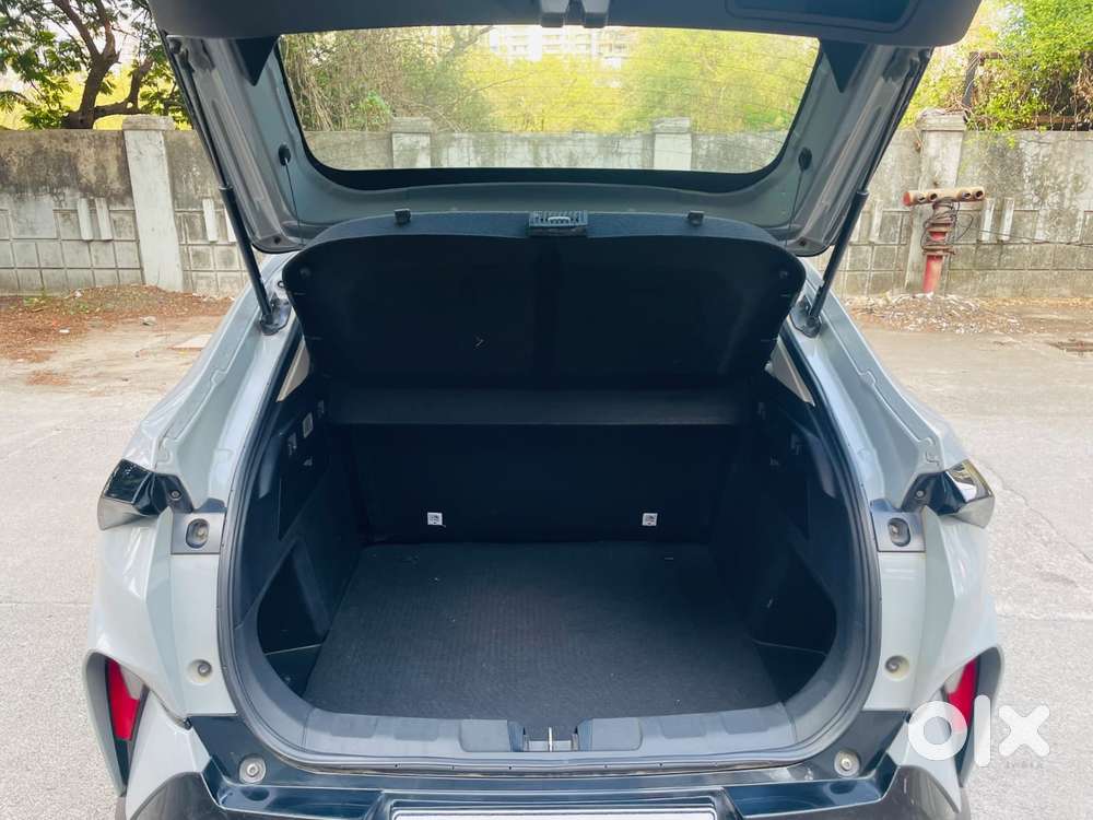 Tata Curvv Crtv Amt, 2025, Petrol