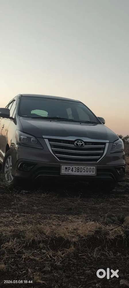 2015 Innova 2.5 V