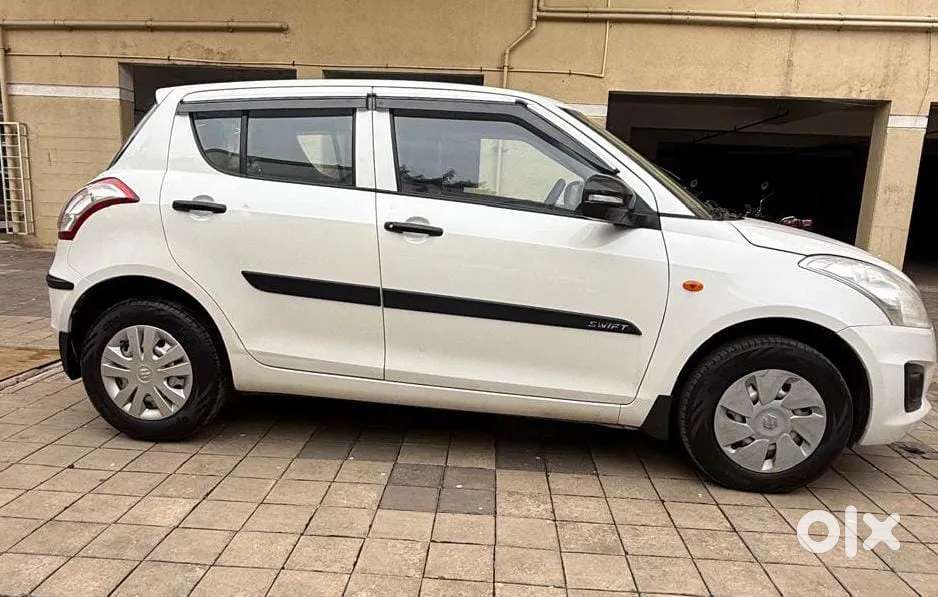 Maruti Suzuki Swift Vxi Optional, 2015, Petrol