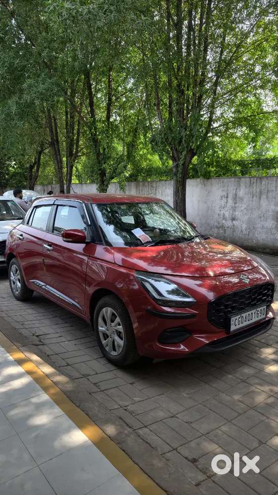 Maruti Suzuki Swift Amt 2025