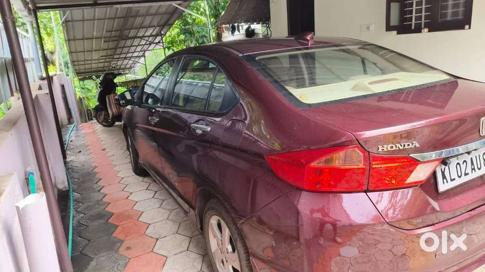 Reverse Camera, Led Screen,door Dampening, Anti Glare Front Glass,