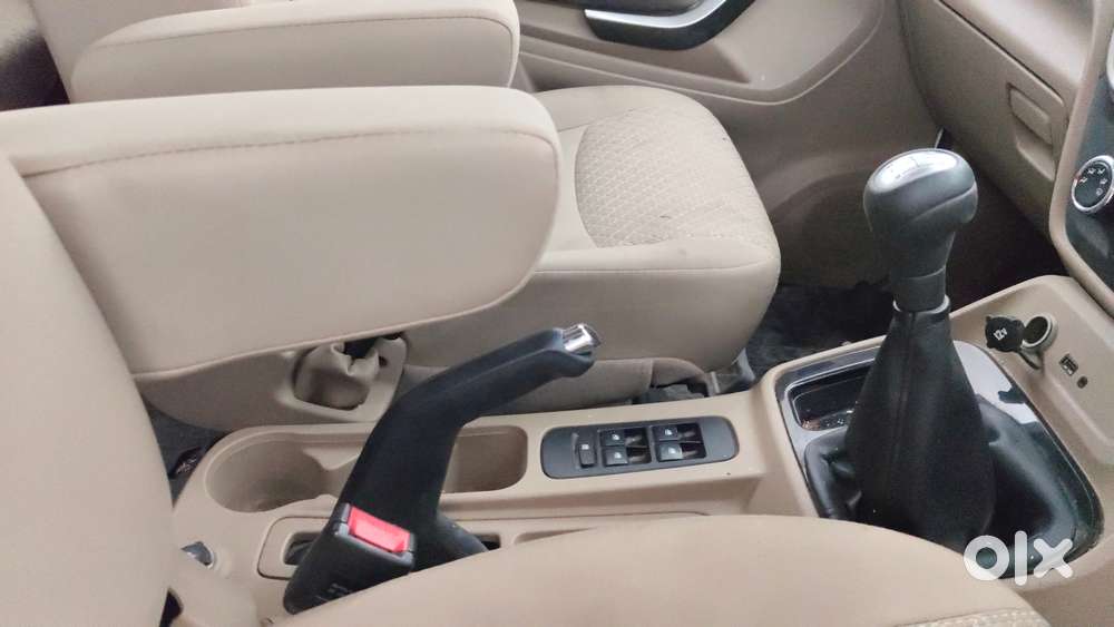 Mahindra Tuv 300 T10, 2019, Diesel