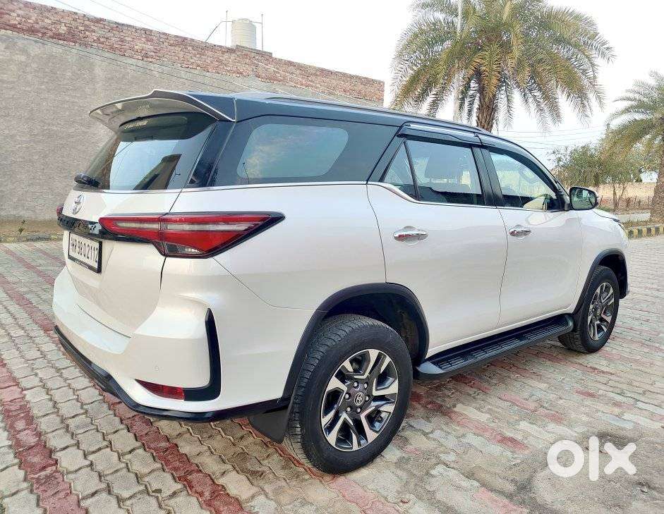 Toyota Fortuner Legender 4x2 At 2.8, 2024