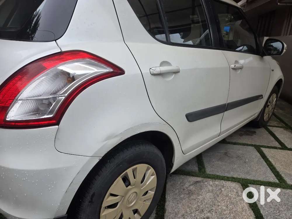 Maruti Suzuki Swift Vxi 2012