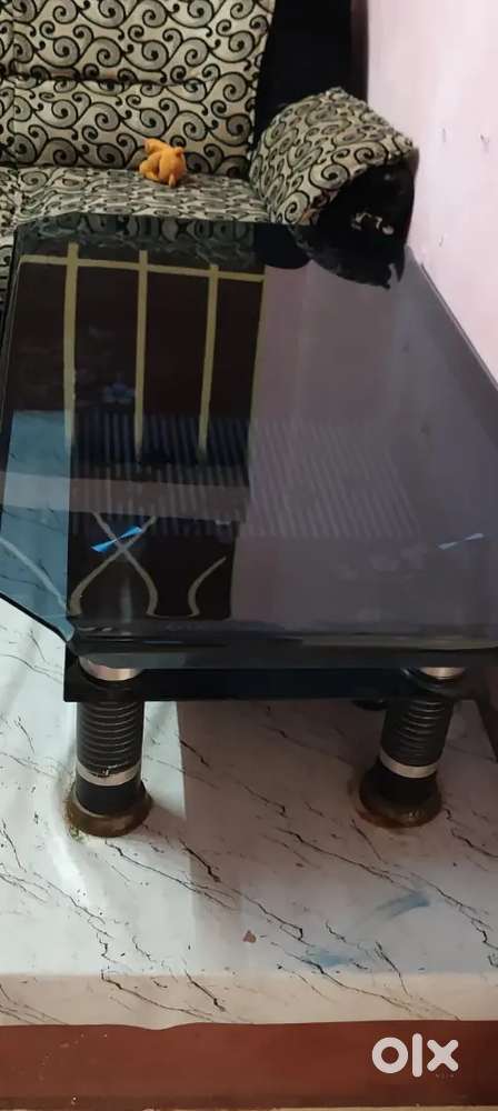 Counter centre table dining table