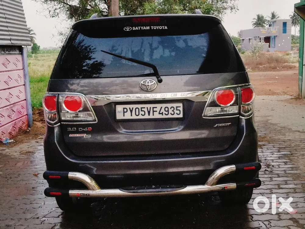 Toyota Fortuner 2015 Diesel 198500 Km Driven