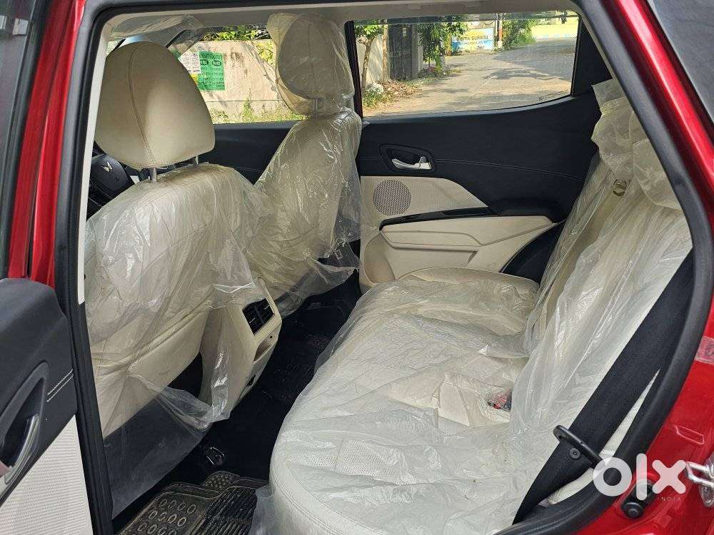 Mahindra Xuv 3xo Ax7l Petrol Mt, 2025, Petrol