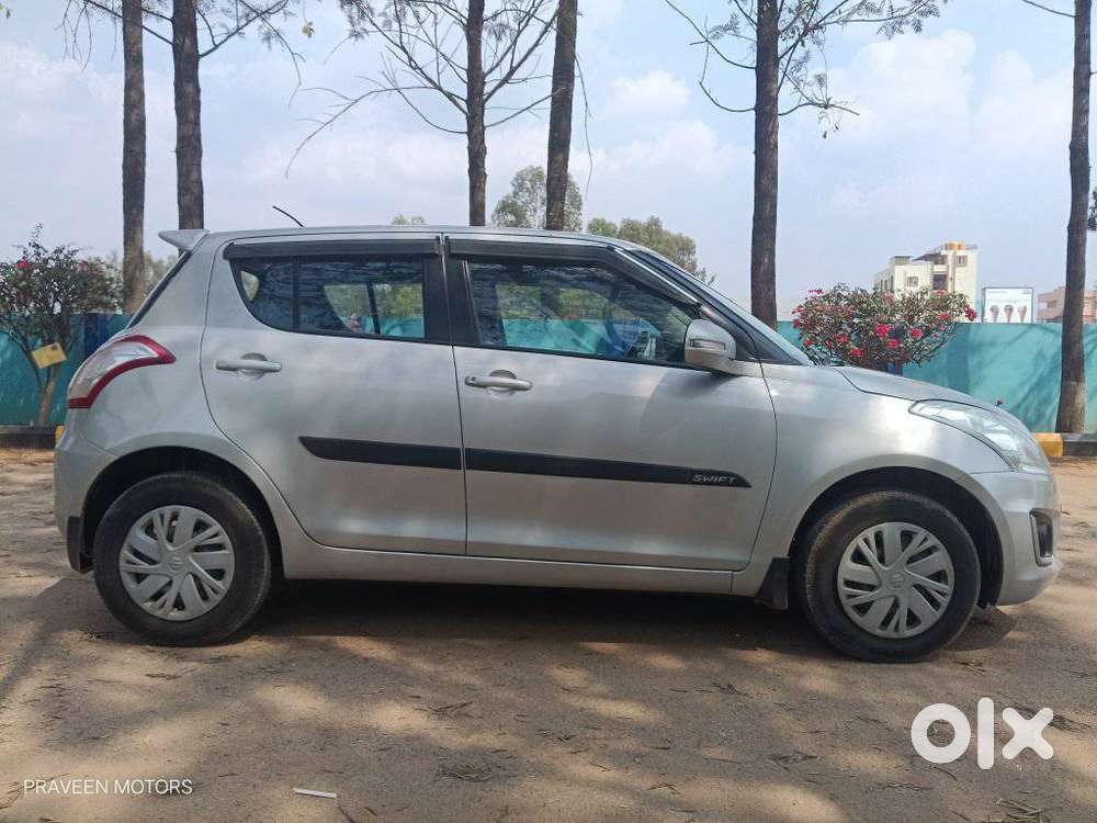 Maruti Suzuki Swift Vxi + Manual, 2017, Petrol