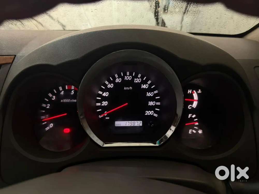 Toyota Fortuner Legender 2011diesel 179872 Km Driven