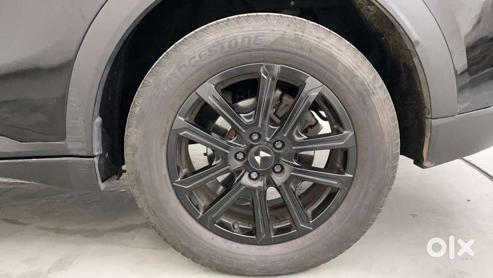 Mahindra Xuv700 2.2 Ax 7 Diesel Mt Luxury Pack Str, 2024, Diesel
