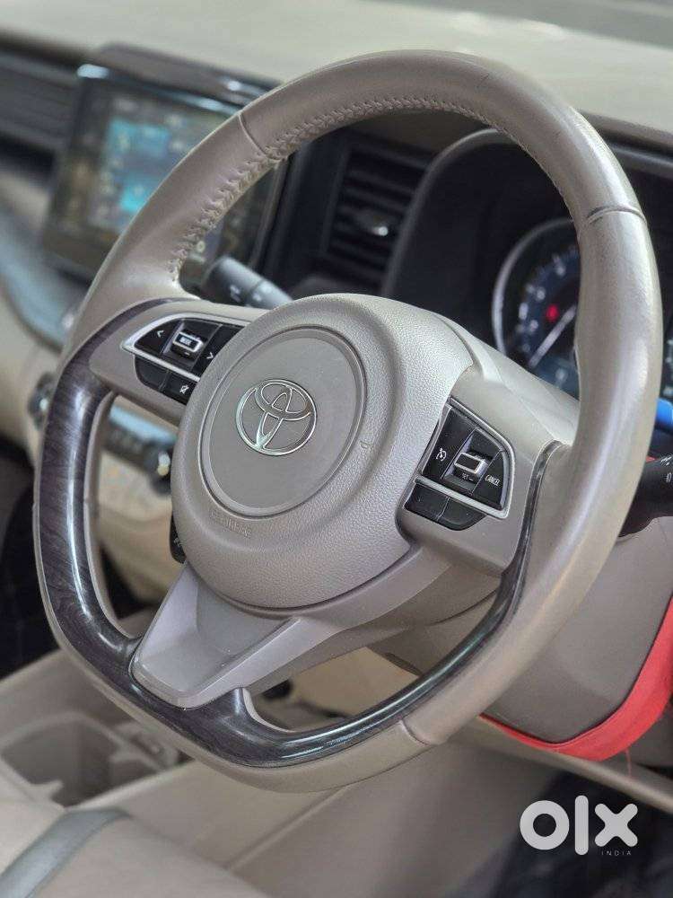 Toyota Rumion V Mt, 2024, Petrol