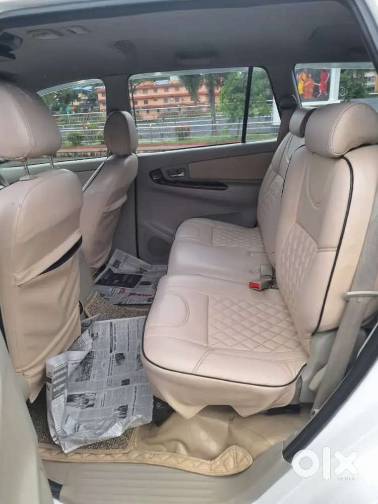 Innova 2.5 V Diesel (2014)