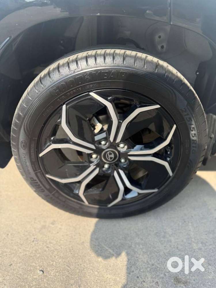 Tata Curvv Accomplished Plus A 1.2 Hyperion Gdi Petrol 6mt, 2025, Pe..