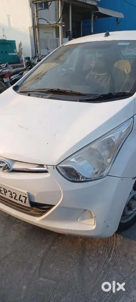 Hyundai Eon 2017 Petrol Bhaiya Fix Hai Price Thora Bahut Ho Skta Hai