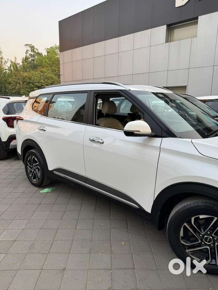 Kia Carens 2023 Diesel 20000 Km Driven