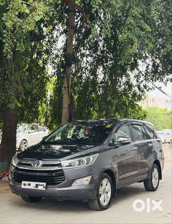 Toyota Innova Crysta 2.8z Automatic, 2016, Diesel