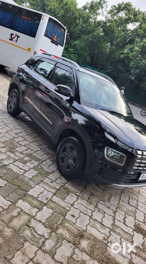 Hyundai Venue 1.2 S (o), 2024, Petrol