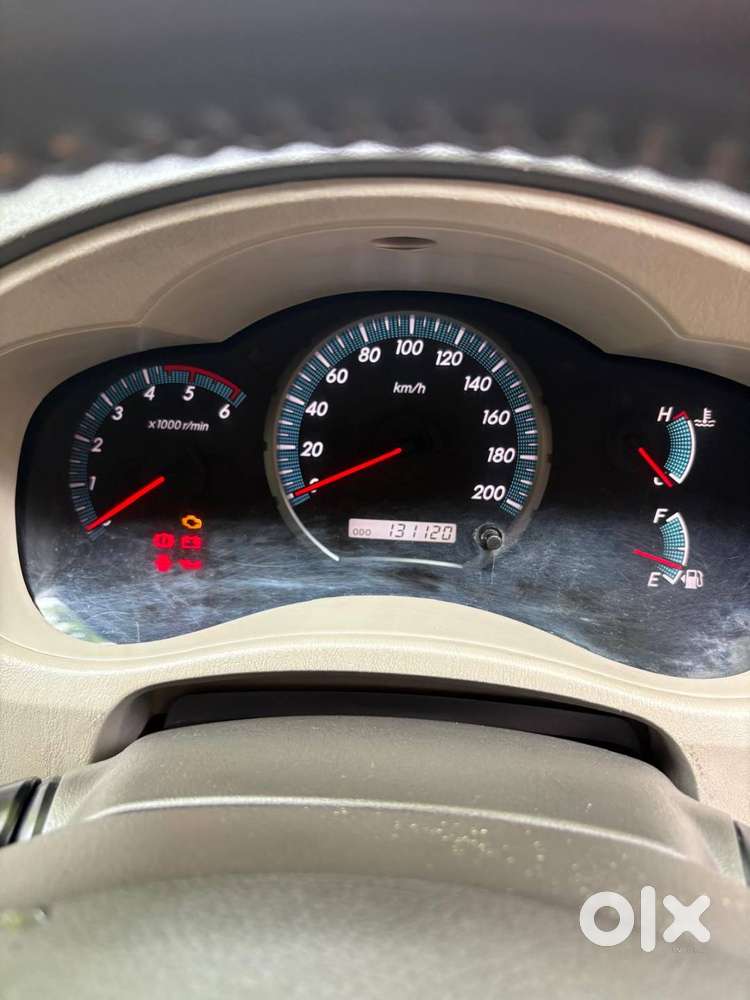 Toyota Innova 2.5 V Diesel  2013  7 Seater  Well Maintained  Kl Re