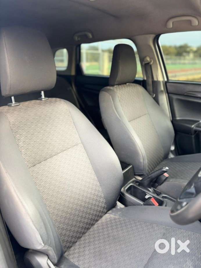 Maruti Suzuki Brezza 1.5 Lxi Smart Hybrid, 2023, Petrol