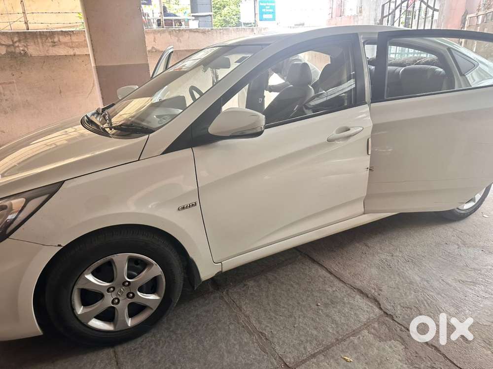 Hyundai Fluidic Verna 2012
