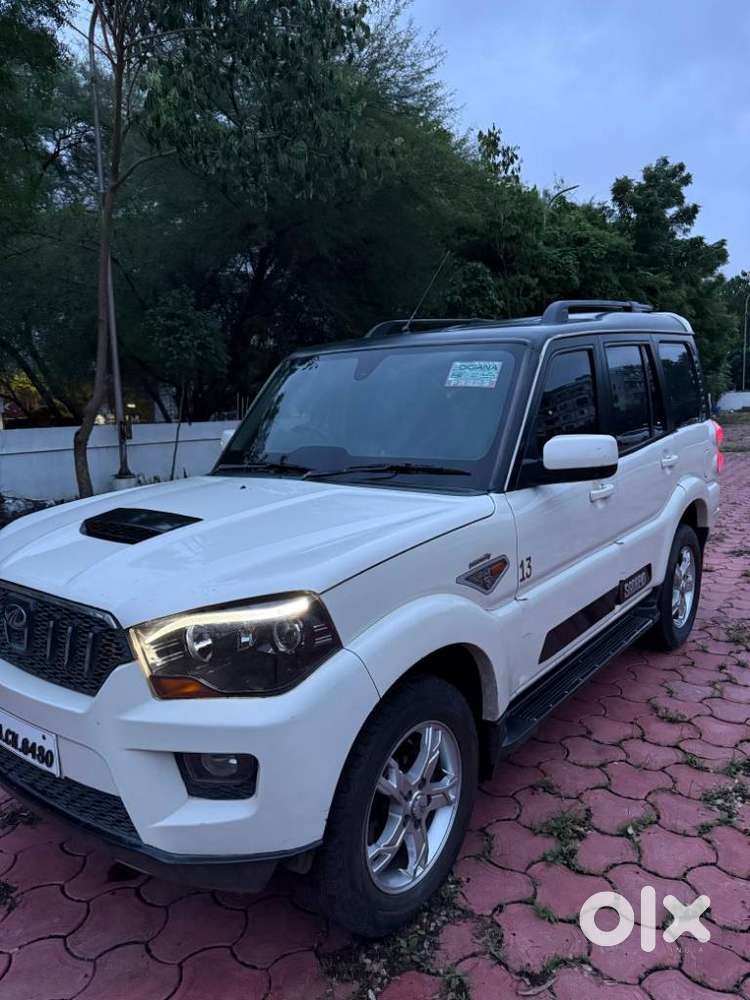 Mahindra Scorpio S10, 2015, Diesel