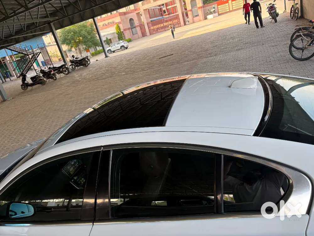 Jaguar Xe Portfolio 2019