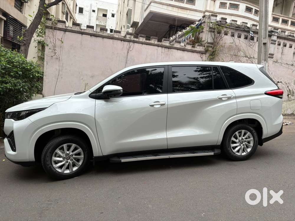 Toyota Innova Hycross 2026