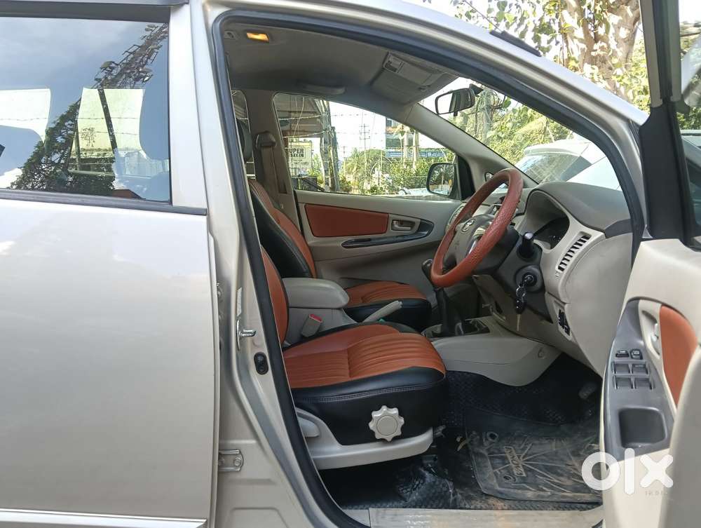 Toyota Innova 2.5 G (diesel) 7 Seater Bs Iv, 2014, Diesel