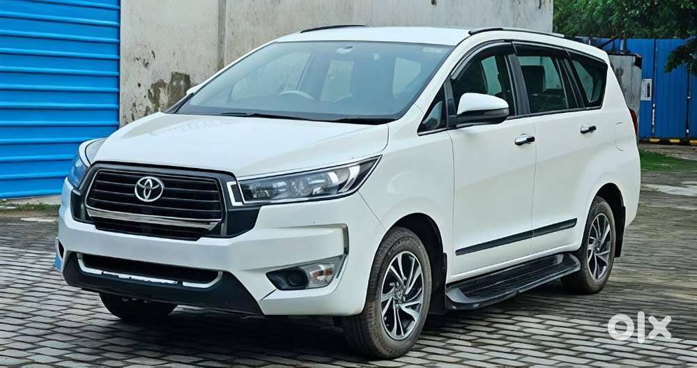 Toyota Innova Crysta 2.4 G Mt 7 Str, 2023, Diesel