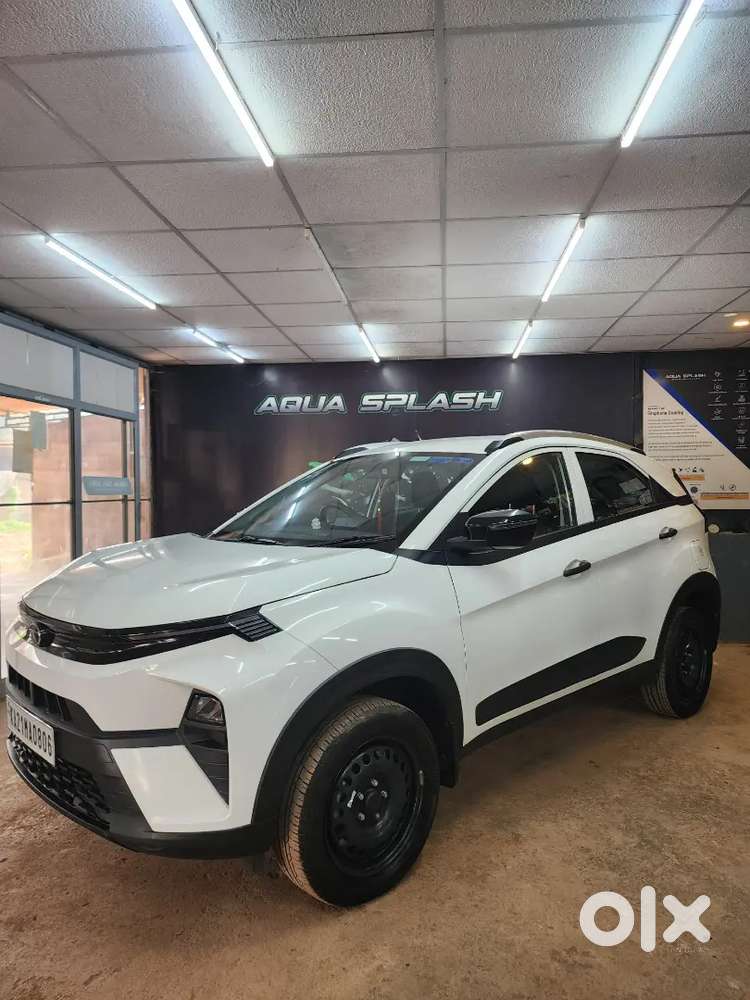 Tata Nexon November 2023 Petrol 12000 Km Driven