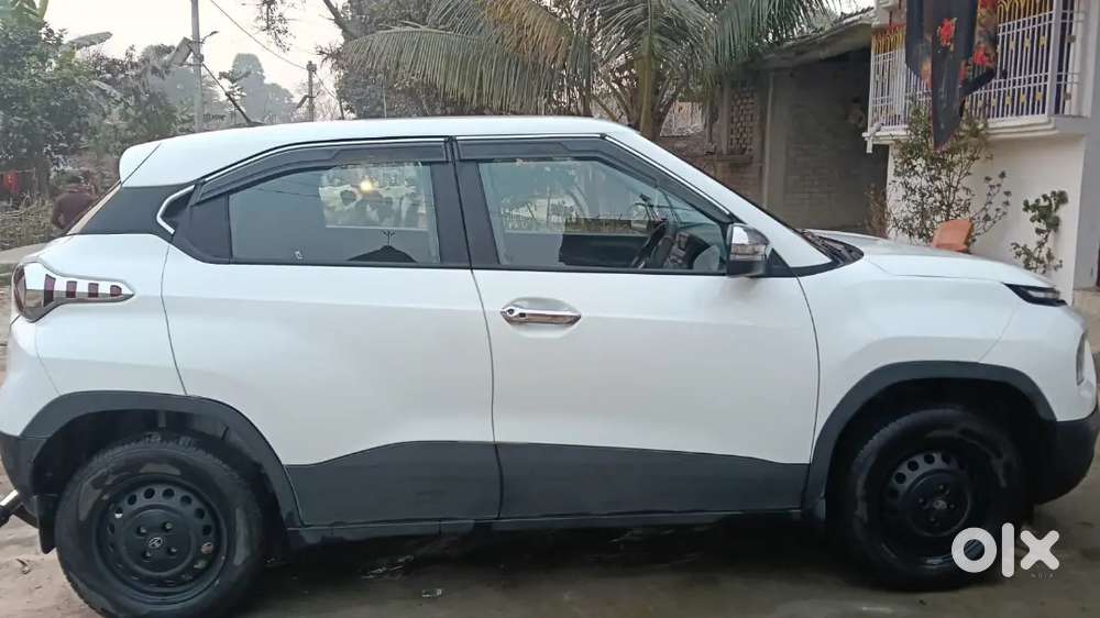 Tata Punch 2024 Petrol 900 Km Driven