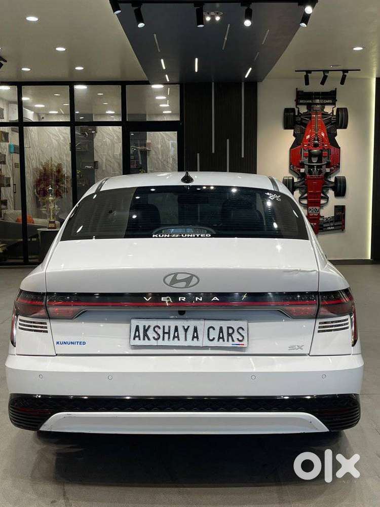 Hyundai Verna 1.5 Sx (o) Petrol Mt, 2024, Petrol