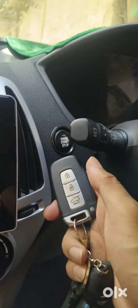 I20 Asta With Sunroof