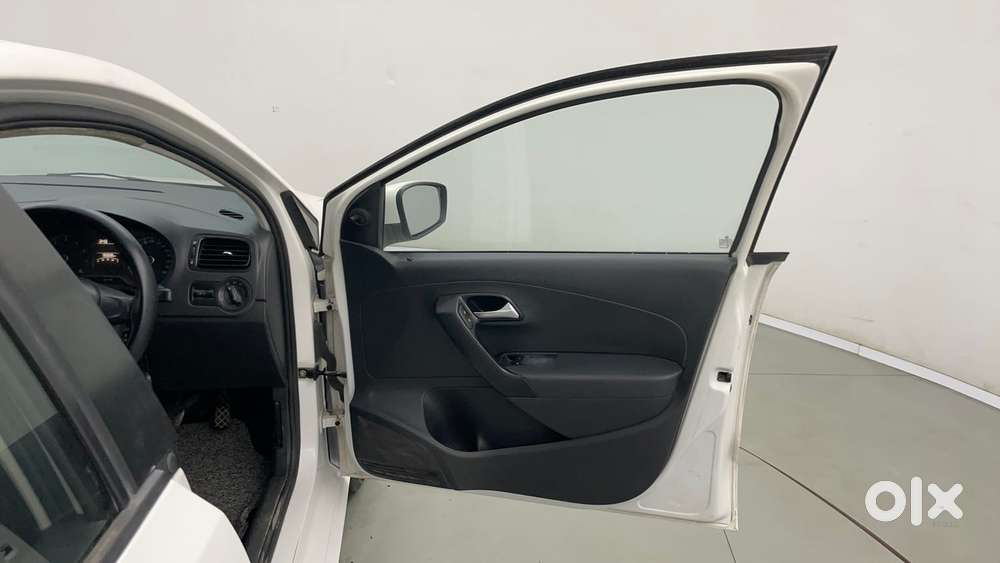 Volkswagen Polo Petrol Trendline 1.2l, 2015, Petrol