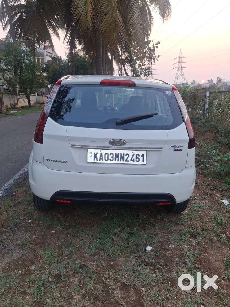 Ford Figo 2010 ,white Colour