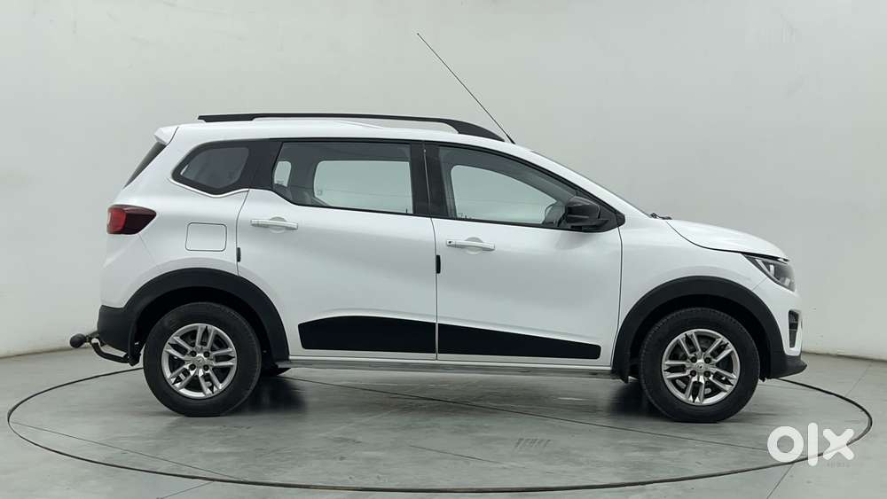 Renault Triber Rxt, 2022, Petrol